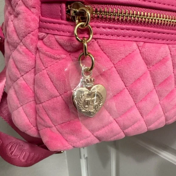 Juicy Couture JUICY PINK
ROYAL MOMENT MEDIUM BACKPACK, hot-Pink Quilted Backpack - Picture 5 of 9